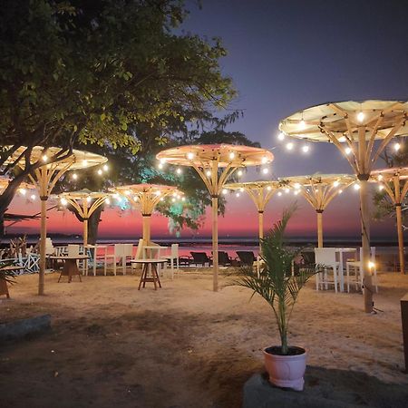 USHA HOTEL&BEACH CLUB Gili Air Dış mekan fotoğraf