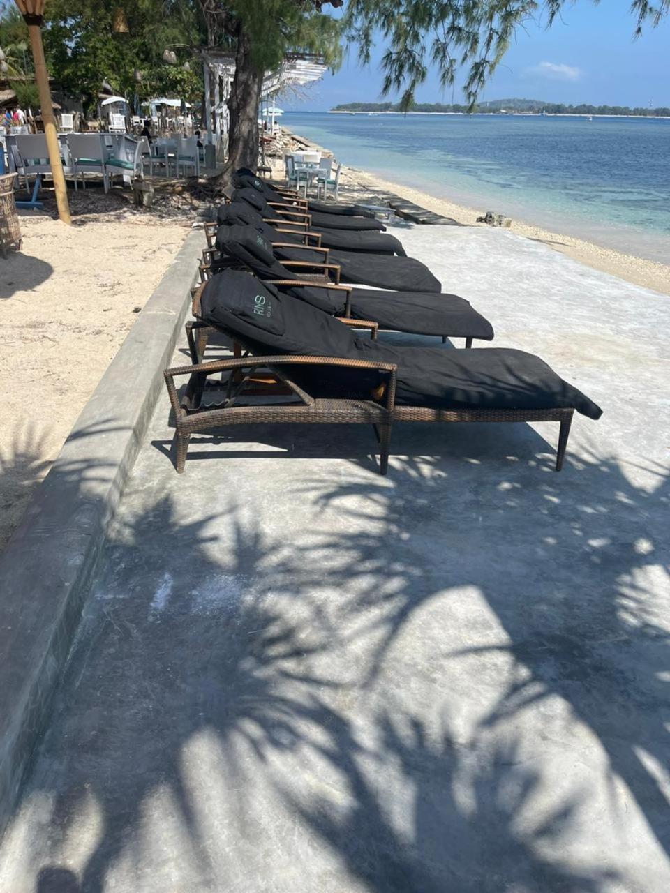 USHA HOTEL&BEACH CLUB Gili Air Dış mekan fotoğraf