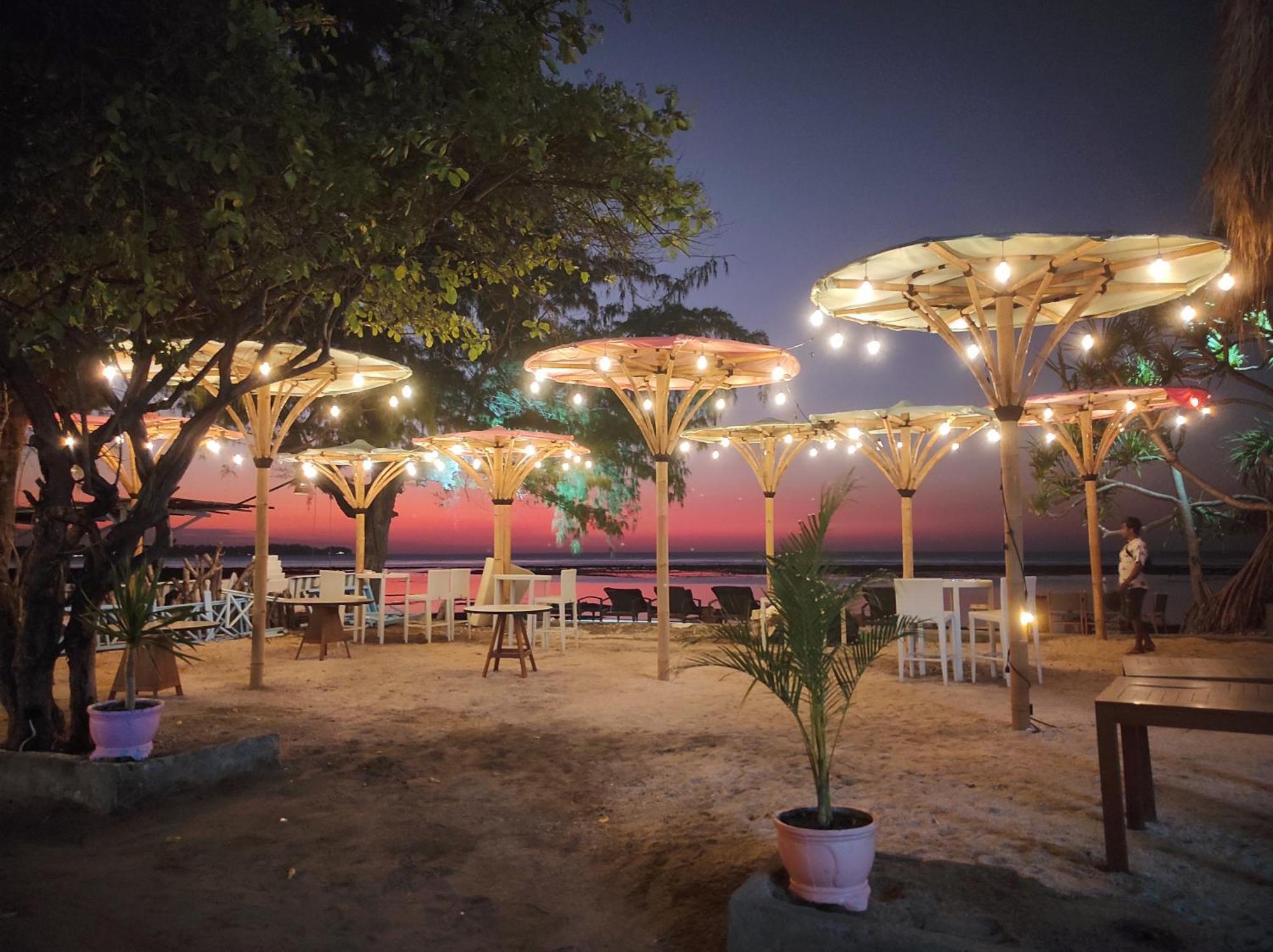 USHA HOTEL&BEACH CLUB Gili Air Dış mekan fotoğraf