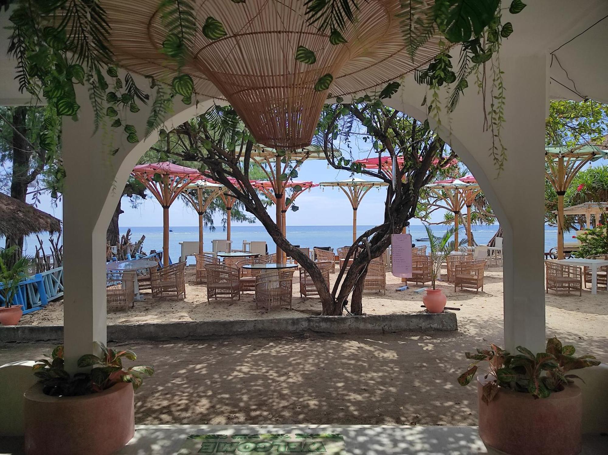 USHA HOTEL&BEACH CLUB Gili Air Dış mekan fotoğraf
