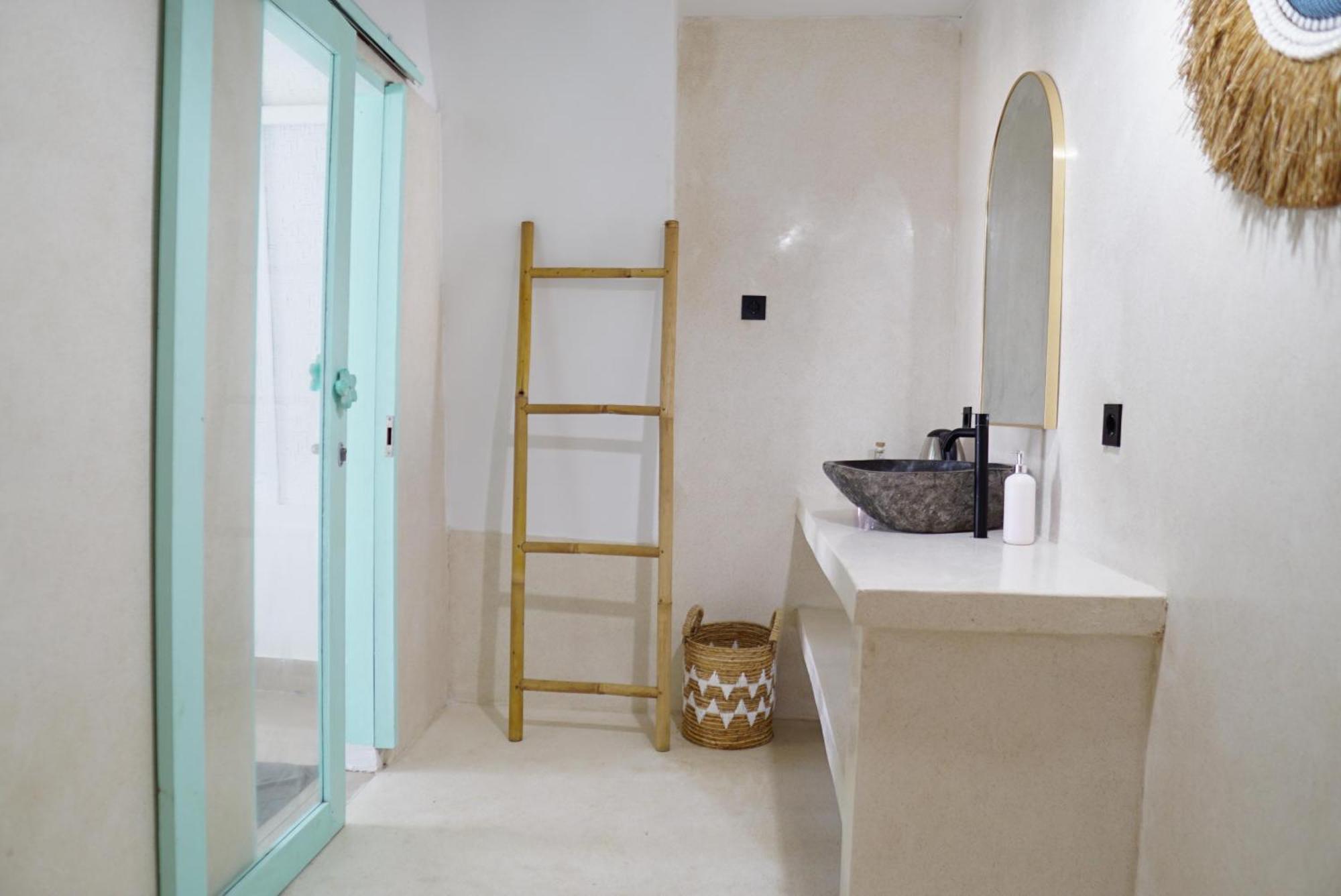 USHA HOTEL&BEACH CLUB Gili Air Dış mekan fotoğraf