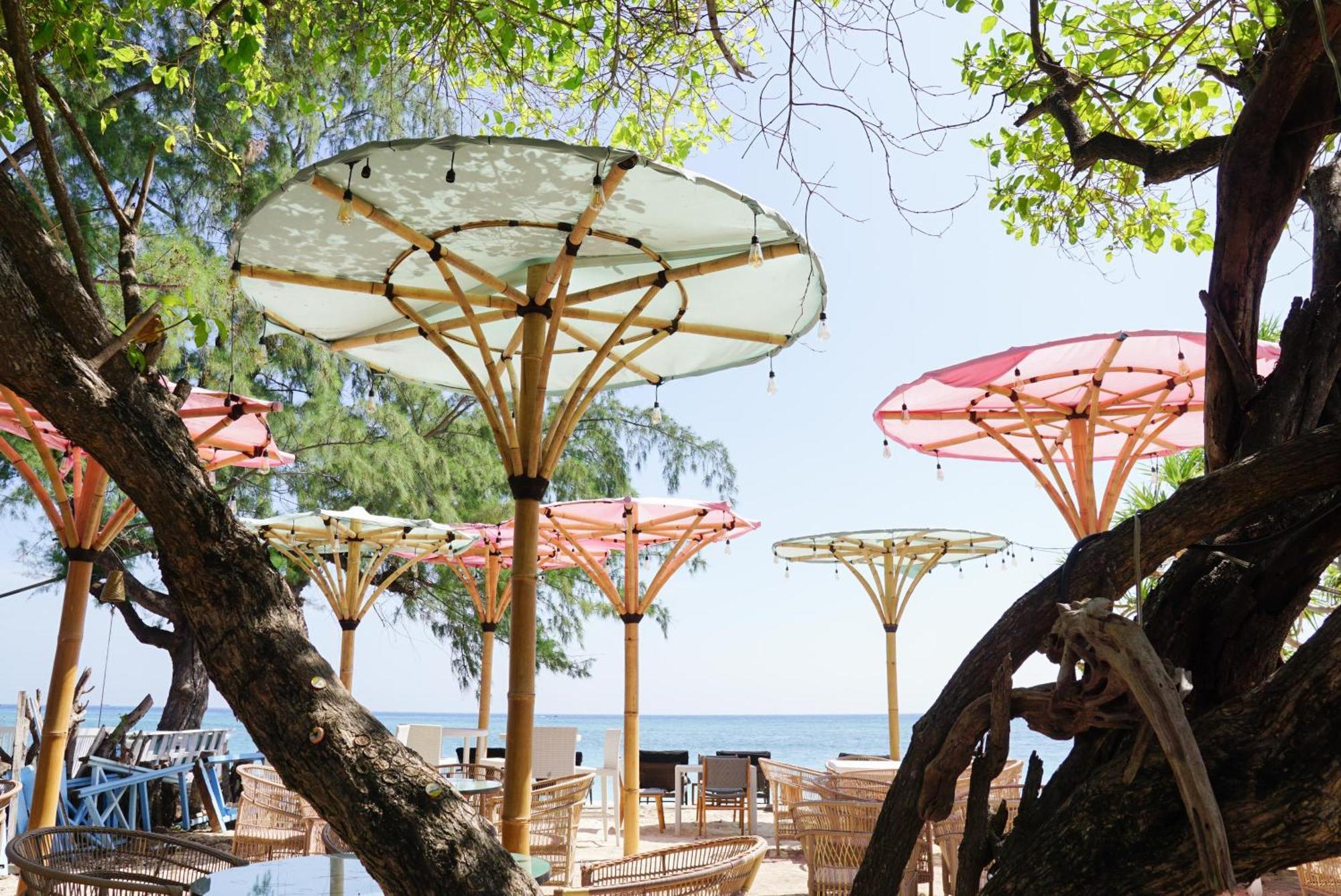 USHA HOTEL&BEACH CLUB Gili Air Dış mekan fotoğraf